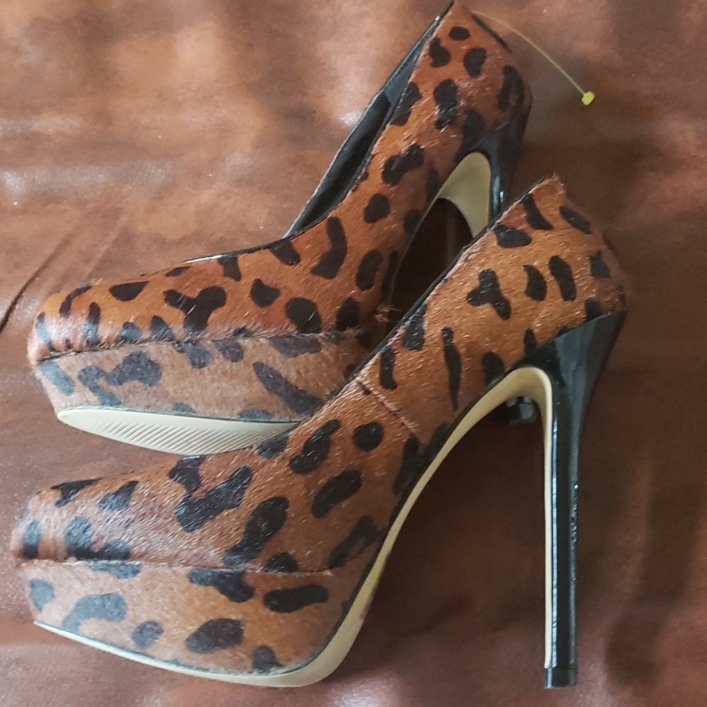 Shoes - Picture 3 of 3